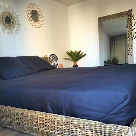 Maison Prestige Le Donjon Des Plaisirs Jacuzzi Montluel Εξωτερικό φωτογραφία